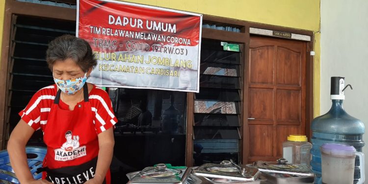 Warga Jomblang Semarang Buka Dapur Umum