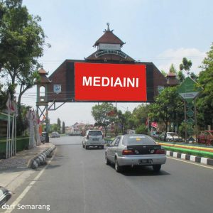 Sewa Billboard Alun-alun Demak View Semarang