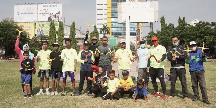 Serunya Olahraga Lempar Bumerang bareng Asosiasi Bumerang Indonesia