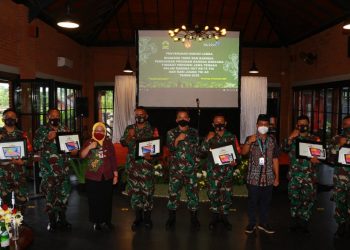 Dalam Rangka HUT TNI Dan Juang TNI AD, BKKBN Beri Penghargaan Ke Babinsa