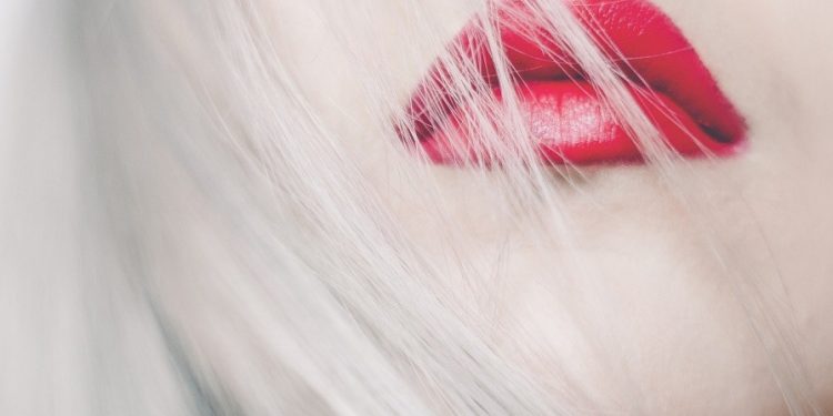 Tren Make-up 2021, Warna Cerah dan Terang Kembali Datang! 1 Tren Make-up 2021, Warna Cerah dan Terang Kembali Datang!