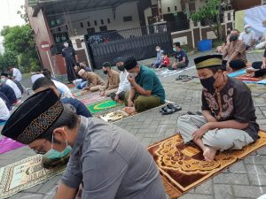 Suasana Sholat Ied Di Salah Satu Perumahan Kota Semarang