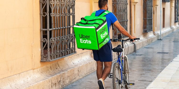 7 Rekomendasi Jasa Kurir Makanan Murah 2021 1 Kurir makanan