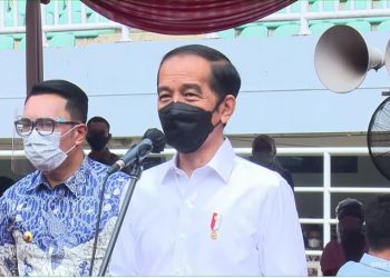 Jokowi Tinjau Vaksinasi