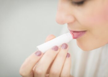 9 Rekomendasi Lipstik untuk Bibir Kering 1 lipstik untuk bibir kering