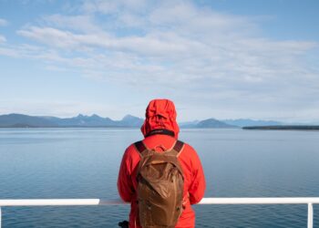 jaket windbreaker pria