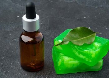 9 Rekomendasi Minyak Kayu Putih Terbaik 2022 1 minyak kayu putih terbaik