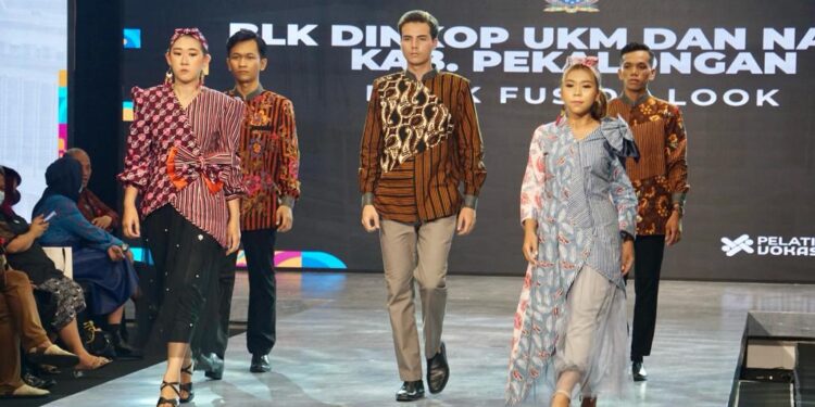 Meriah, Puncak Open House BBPVP Semarang 2022 Bertabur Fashion Show 36 Desainer