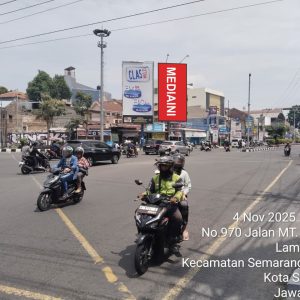 Sewa Billboard Semarang Jl. MT. Haryono Traffic Light Perempatan Java Mall Semarang