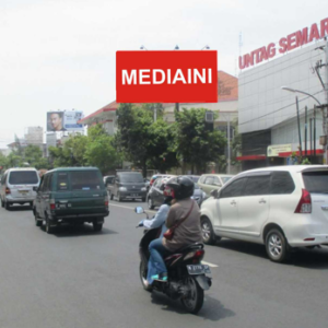 Sewa Billboard Semarang Jl. Pemuda dekat Queen City Mall
