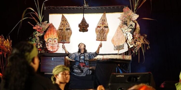 Teater Lingkar Pentaskan "Sang Panggung” Dengan Apik 1 Teater Lingkar Pentaskan "Sang Panggung” Dengan Apik