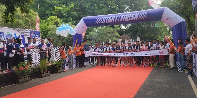 Bank Jateng Gelar GROBOGAN FUN RUN 5K 2024 untuk Sambut Tahun Baru 1 Bank Jateng Gelar GROBOGAN FUN RUN 5K 2024 untuk Sambut Tahun Baru