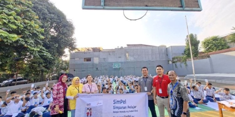 Sosialisasi Tabungan SimPel: Bank Jateng Perkuat Literasi Keuangan Pelajar 1 Sosialisasi Tabungan SimPel: Bank Jateng Perkuat Literasi Keuangan Pelajar