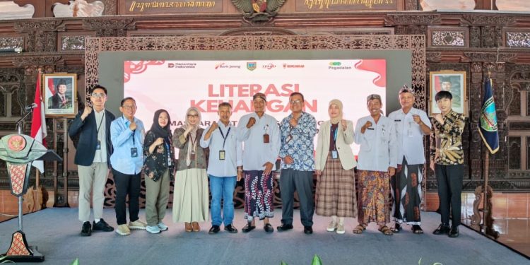Bank Jateng Bersama OJK Gelar Program Gencarkan untuk Pemberdayaan UMKM di Kudus 1 Bank Jateng Bersama OJK Gelar Program Gencarkan untuk Pemberdayaan UMKM di Kudus