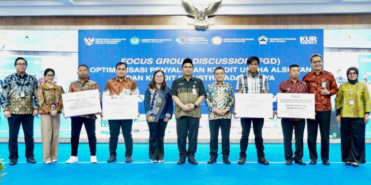 Jawa Tengah Tertinggi Penyaluran KUR, Bank Jateng Perkuat Kredit Alsintan dan Industri Padat Karya 1 Jawa Tengah Tertinggi Penyaluran KUR, Bank Jateng Perkuat Kredit Alsintan dan Industri Padat Karya
