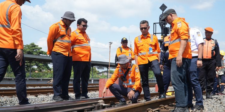 KAI Daop 4 Semarang Terus Lakukan Upaya Mitigasi Potensi Gangguan Perjalanan KA 1 KAI Daop 4 Semarang Terus Lakukan Upaya Mitigasi Potensi Gangguan Perjalanan KA