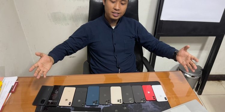 Kisah Inspiratif Adi Nugraha : Dari Musibah Layar Pecah Hingga Jadi Raja Gadget Bekas