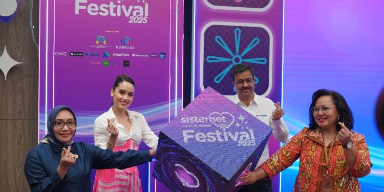 Sisternet Festival 2025 XLSMART Tegaskan Keberlanjutan Program Pemberdayaan Perempuan melalui #1JutaSisterDigital 1 Sisternet Festival 2025 XLSMART Tegaskan Keberlanjutan Program Pemberdayaan Perempuan melalui #1JutaSisterDigital