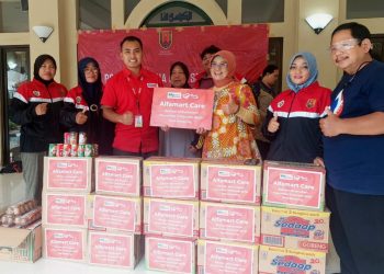Respon Cepat Alfamart, Salurkan Bantuan Harian untuk Warga Terdampak Banjir di Kota Semarang