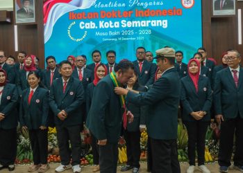 IDI Cabang Kota Semarang Lantik Pengurus 2025–2028, Teguhkan Semangat Solidaritas, Mandiri, dan Berdaya 6 IDI Cabang Kota Semarang Lantik Pengurus 2025–2028, Teguhkan Semangat Solidaritas, Mandiri, dan Berdaya
