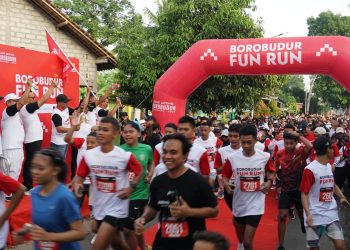 Bank Jateng Borobudur Marathon 2025 Ditutup Meriah, 2.000 Pelari Ikuti Fun Run dan Dorong UMKM* 7 Bank Jateng Borobudur Marathon 2025 Ditutup Meriah, 2.000 Pelari Ikuti Fun Run dan Dorong UMKM*