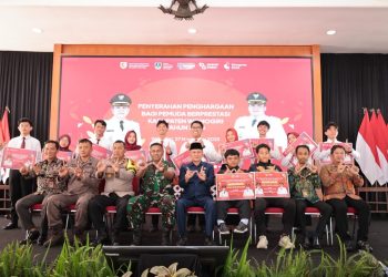 Gandeng Bank Jateng, Pemkab Wonogiri Berikan Beasiswa Kepada 605 Mahasiswa Berprestasi Dengan Total 7,5 Milyar 9 Gandeng Bank Jateng, Pemkab Wonogiri Berikan Beasiswa Kepada 605 Mahasiswa Berprestasi Dengan Total 7,5 Milyar