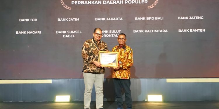 Bank Jateng Sabet Penghargaan Bank Daerah Terpopuler 2025 1 Bank Jateng Sabet Penghargaan Bank Daerah Terpopuler 2025