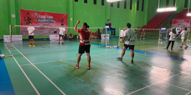 Turnamen “Tiba Tiba Badminton” Jurnalis FC Diapresiasi Pemkot Semarang & PWI: Kreativitas untuk Kekompakan dan Kaderisasi Pewarta 1 Turnamen “Tiba Tiba Badminton” Jurnalis FC Diapresiasi Pemkot Semarang & PWI: Kreativitas untuk Kekompakan dan Kaderisasi Pewarta