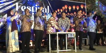Pesona Taman Bank Jateng di Festival of Light Batang