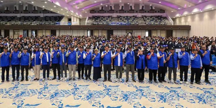  UNDIP Berangkatkan 2.102 Mahasiswa KKN, Rektor Tekankan Etika, Keselamatan, dan Kebermanfaatan