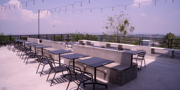 Burjo Ngegas, Pilihan Ngabuburit Ekonomis dengan Panorama Kota Semarang 1 Burjo Ngegas, Pilihan Ngabuburit Ekonomis dengan Panorama Kota Semarang