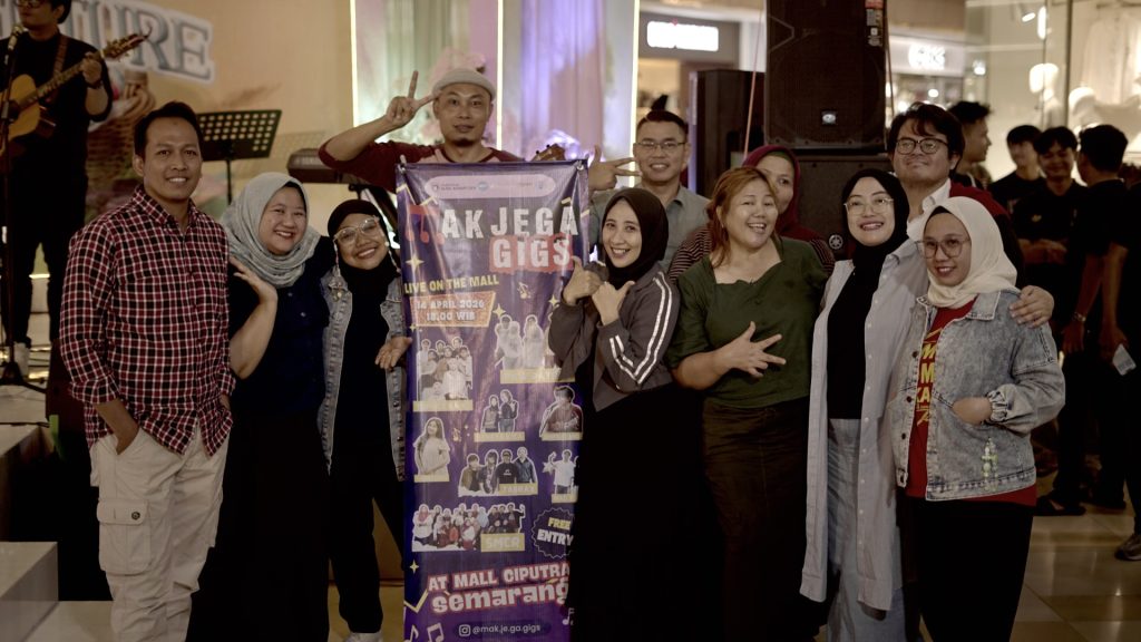 Mahasiswa Ilkom Udinus Sukses Gelar Makjegagigs Vol. 03 di Mall Citraland 2 kaprodi dan dosen ilkom udinus