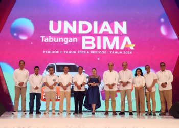 Dirut Bank Jateng: Apresiasi Nasabah Jadi Komitmen Perkuat Ekonomi Jawa Tengah, Semakin Meriah dengan Penampilan Rossa 11 Dirut Bank Jateng: Apresiasi Nasabah Jadi Komitmen Perkuat Ekonomi Jawa Tengah, Semakin Meriah dengan Penampilan Rossa