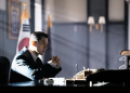 KEKUATAN, AMBISI, DAN BALAS DENDAM MEMUNCAK SAAT SERIAL PERAIH PENGHARGAAN "MADE IN KOREA" KEMBALI HADIR MULAI 9 SEPTEMBER, EKSKLUSIF DI DISNEY+ Hyun Bin, Jung Woosung, dan Woo Dohwan Terlibat Dalam Pertarungan Sengit Di 6 Episode Penutup Serial Crime Noir Penuh Ketegangan Ini 4 KEKUATAN, AMBISI, DAN BALAS DENDAM MEMUNCAK SAAT SERIAL PERAIH PENGHARGAAN “MADE IN KOREA” KEMBALI HADIR MULAI 9 SEPTEMBER, EKSKLUSIF DI DISNEY+ Hyun Bin, Jung Woosung, dan Woo Dohwan Terlibat Dalam Pertarungan Sengit Di 6 Episode Penutup Serial Crime Noir Penuh Ketegangan Ini
